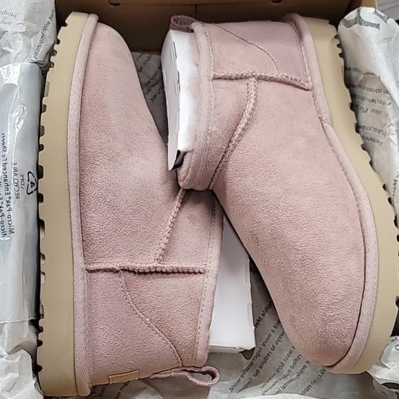 UGG Womens Classic Ultra Mini Ankle Boot - Picture 11 of 12